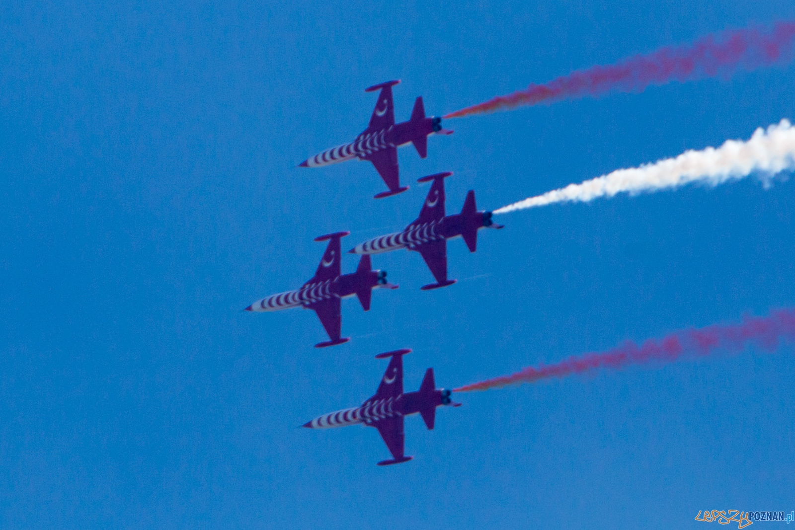 Aerofestival 2015 - Turkish Stars (Türk Yıldızları) Foto: lepszyPOZNAN.pl /Piotr Rychter Aerofestival 2015 - Turkish Stars (Türk Yıldızları) Foto: lepszyPOZNAN.pl /Piotr Rychter