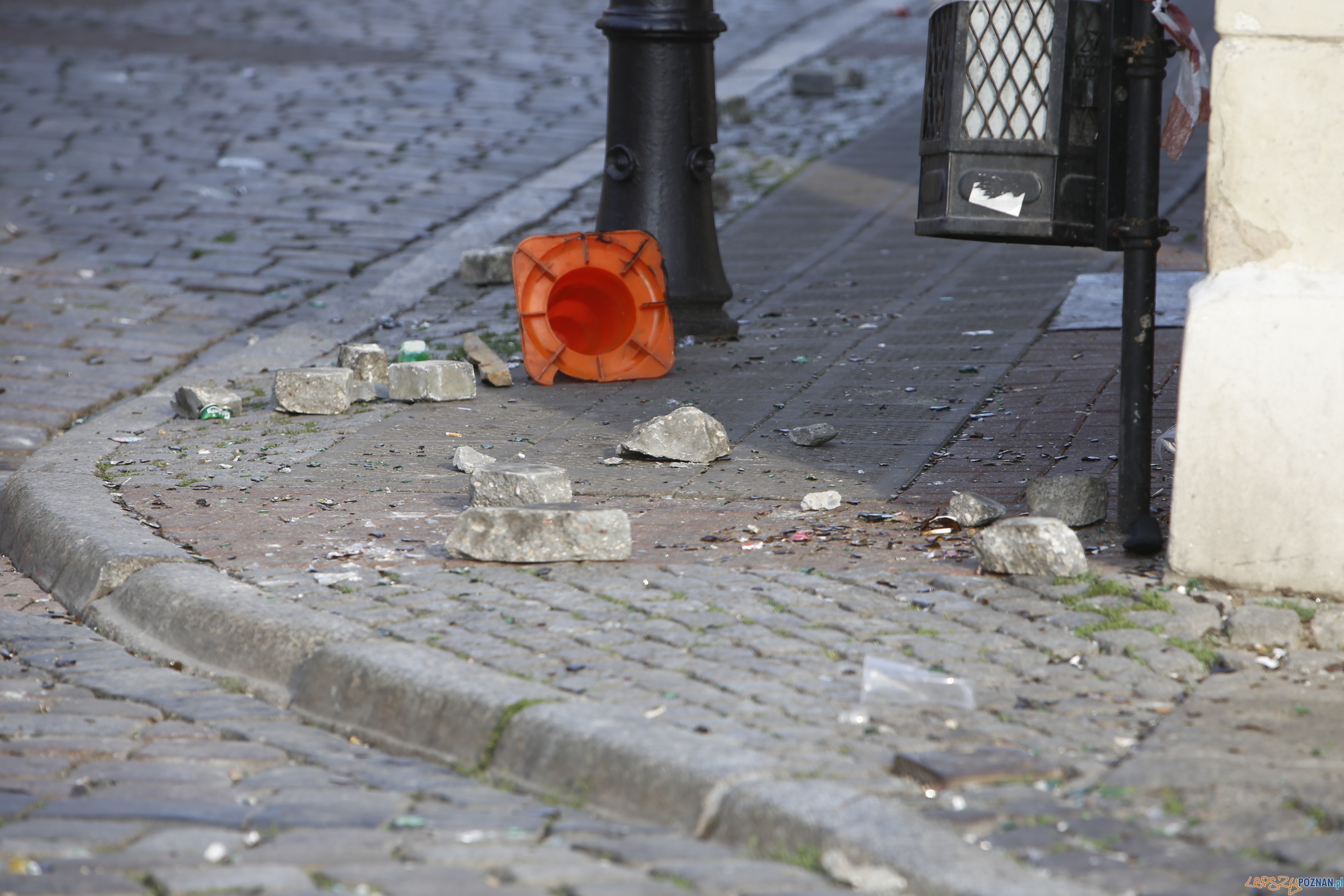 Sprzątanie Starego Rynku Foto: lepszyPOZNAN.pl Sprzątanie Starego Rynku Foto: lepszyPOZNAN.pl