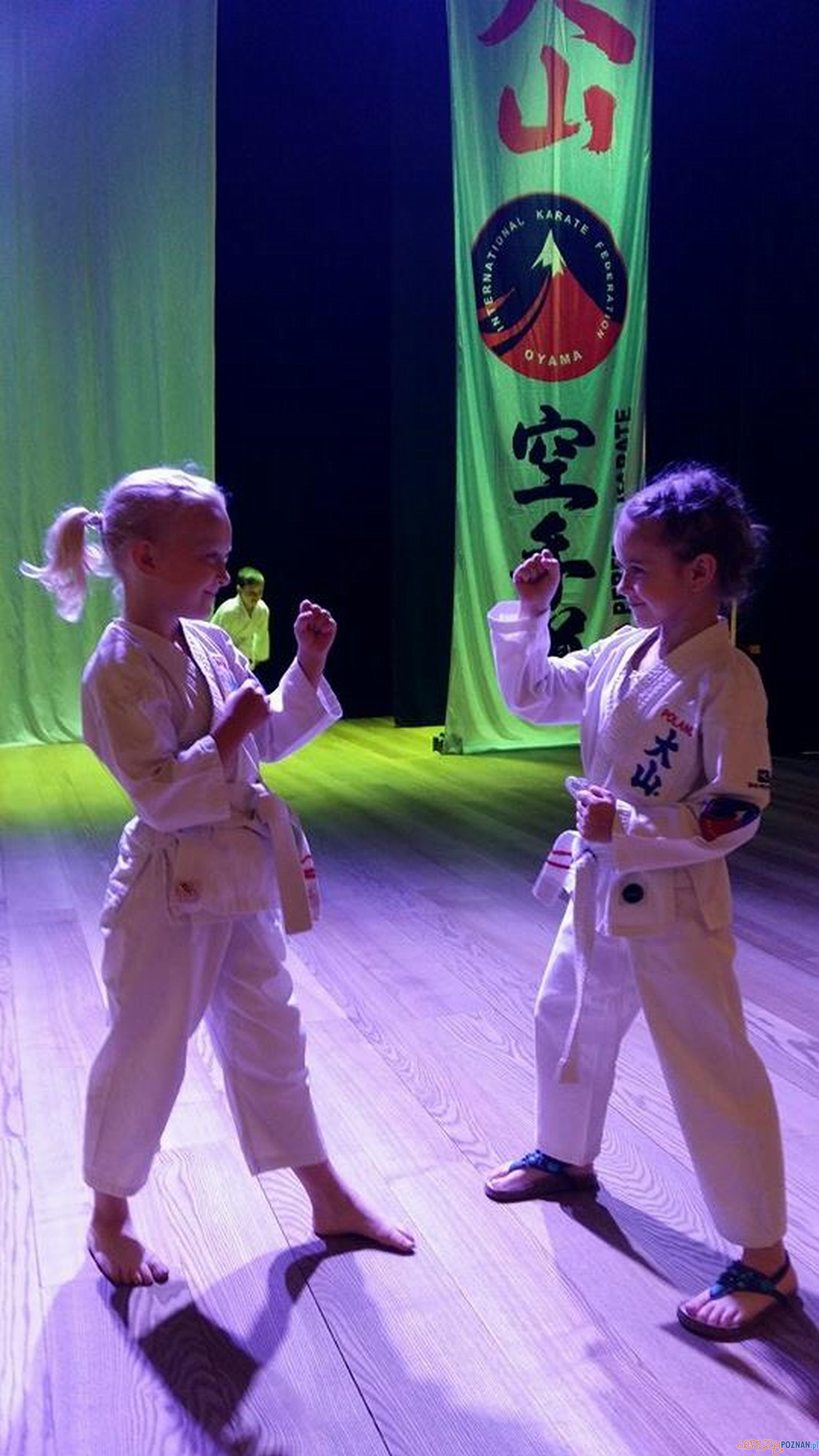 Natasza i Pola - VIII Polsko-Niemieckich Mistrzostwach Karate w Kata i Kobudo Foto: wssw.poznan.pl Natasza i Pola - VIII Polsko-Niemieckich Mistrzostwach Karate w Kata i Kobudo Foto: wssw.poznan.pl