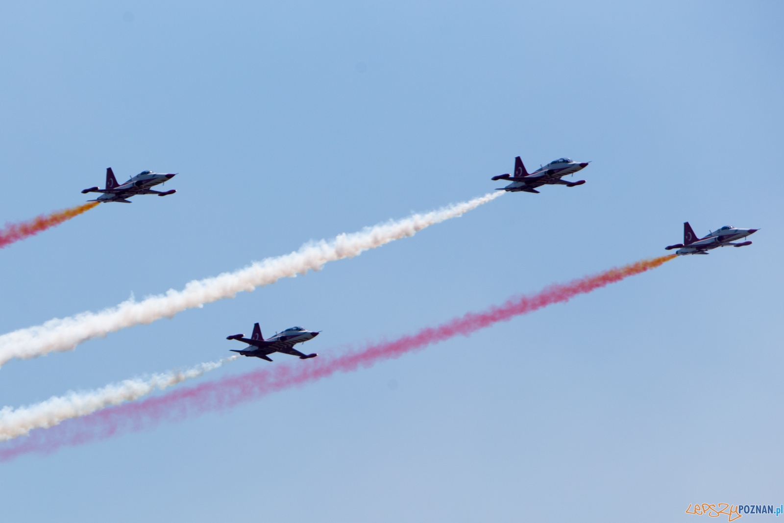 Aerofestival 2015 - Turkish Stars (Türk Yıldızları) Foto: lepszyPOZNAN.pl /Piotr Rychter Aerofestival 2015 - Turkish Stars (Türk Yıldızları) Foto: lepszyPOZNAN.pl /Piotr Rychter