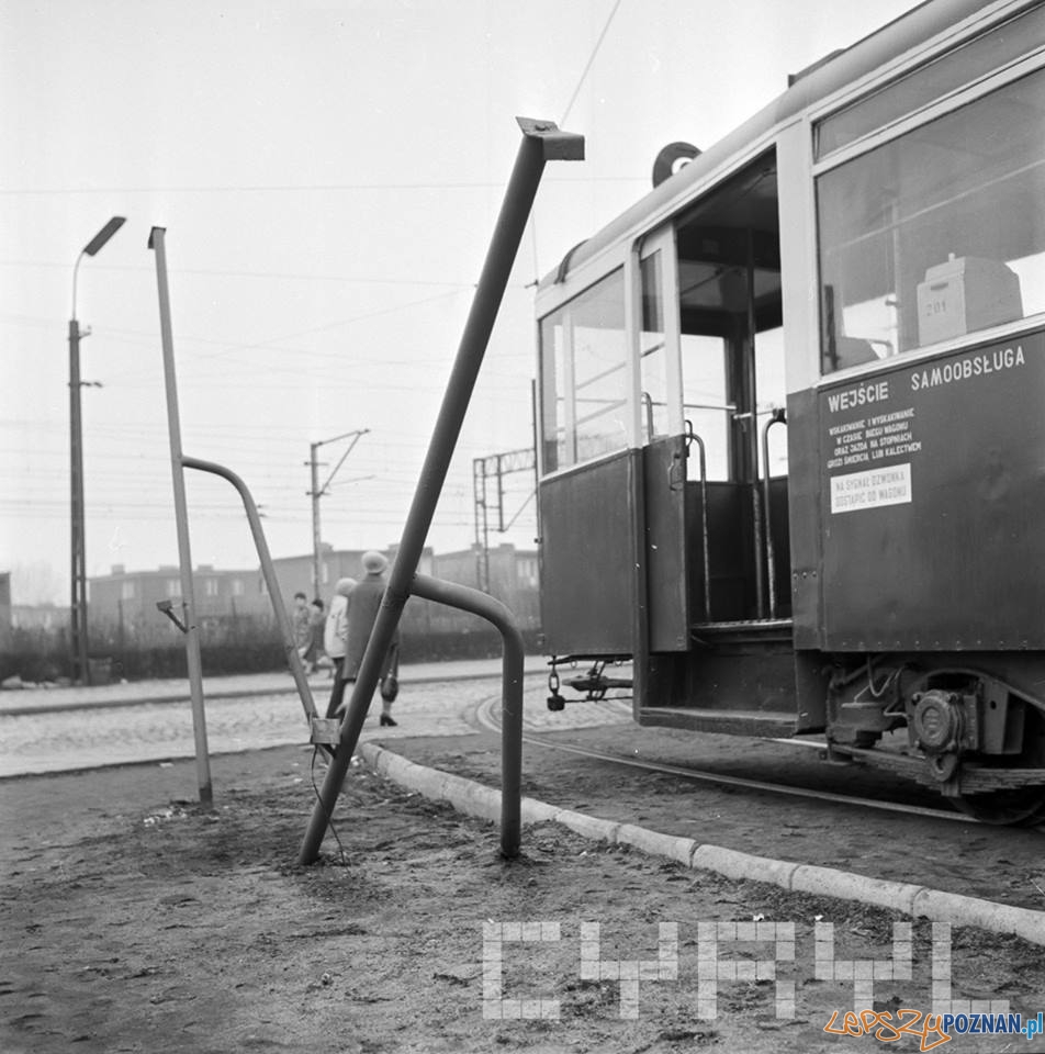 Debiec petla tramwajowa Foto: Cyryl Debiec petla tramwajowa Foto: Cyryl