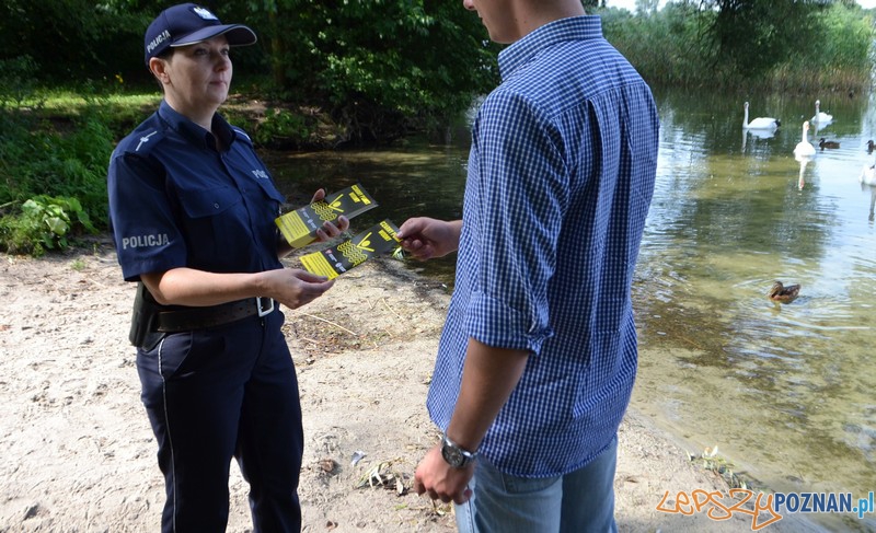Policjanci informowali o zagrożeniach nad wodą (1) Foto: KMP Policjanci informowali o zagrożeniach nad wodą (1) Foto: KMP