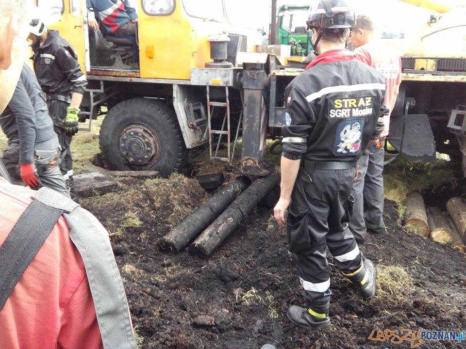 Ratowali ciężarówkę z... torfowiska Foto: Heavy Rescue SGRT OSP Mosina Ratowali ciężarówkę z... torfowiska Foto: Heavy Rescue SGRT OSP Mosina