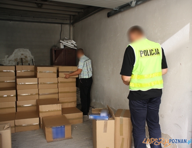 Papierosy bez akcyzy zabezpieczyli wielkopolscy policjanci Foto: materiały policji Papierosy bez akcyzy zabezpieczyli wielkopolscy policjanci Foto: materiały policji