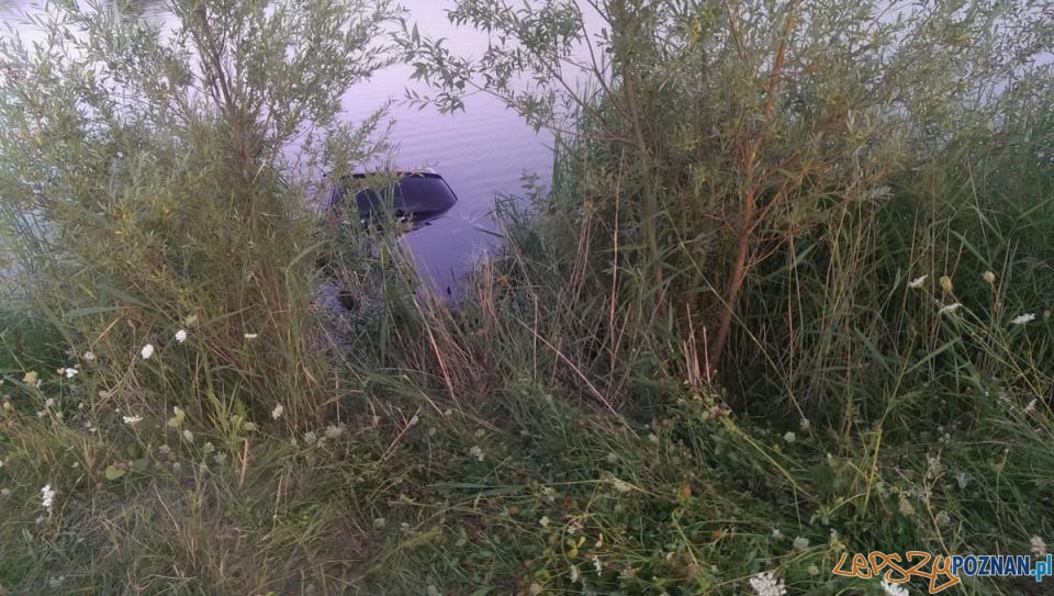 Kolejny zatopiony samochód Foto: PSP w Poznaniu Kolejny zatopiony samochód Foto: PSP w Poznaniu