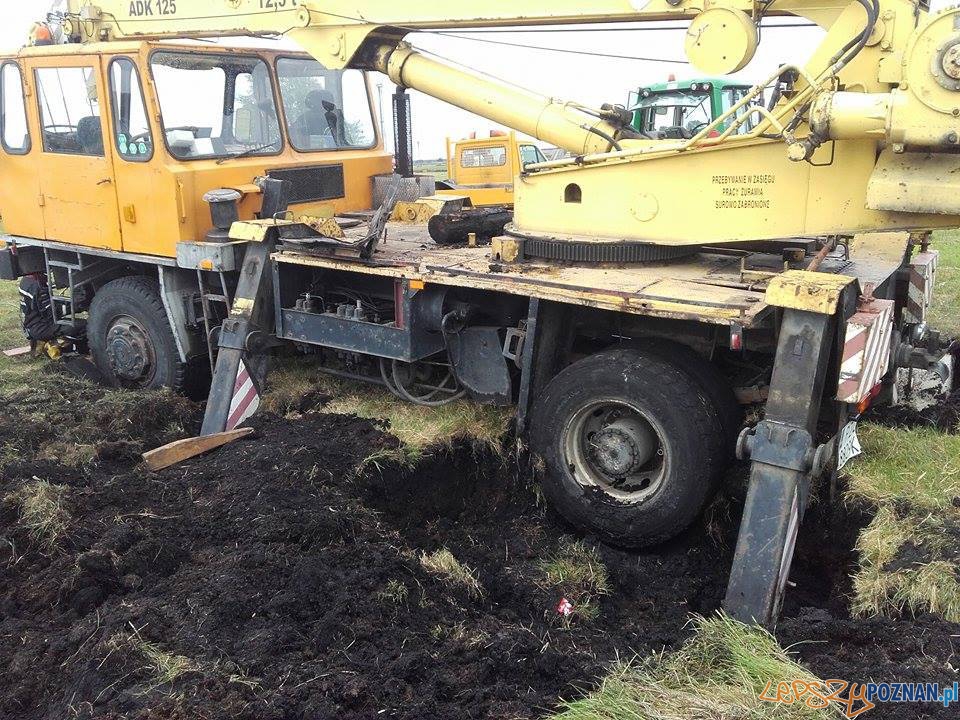 Ratowali ciężarówkę z... torfowiska Foto: Heavy Rescue SGRT OSP Mosina Ratowali ciężarówkę z... torfowiska Foto: Heavy Rescue SGRT OSP Mosina