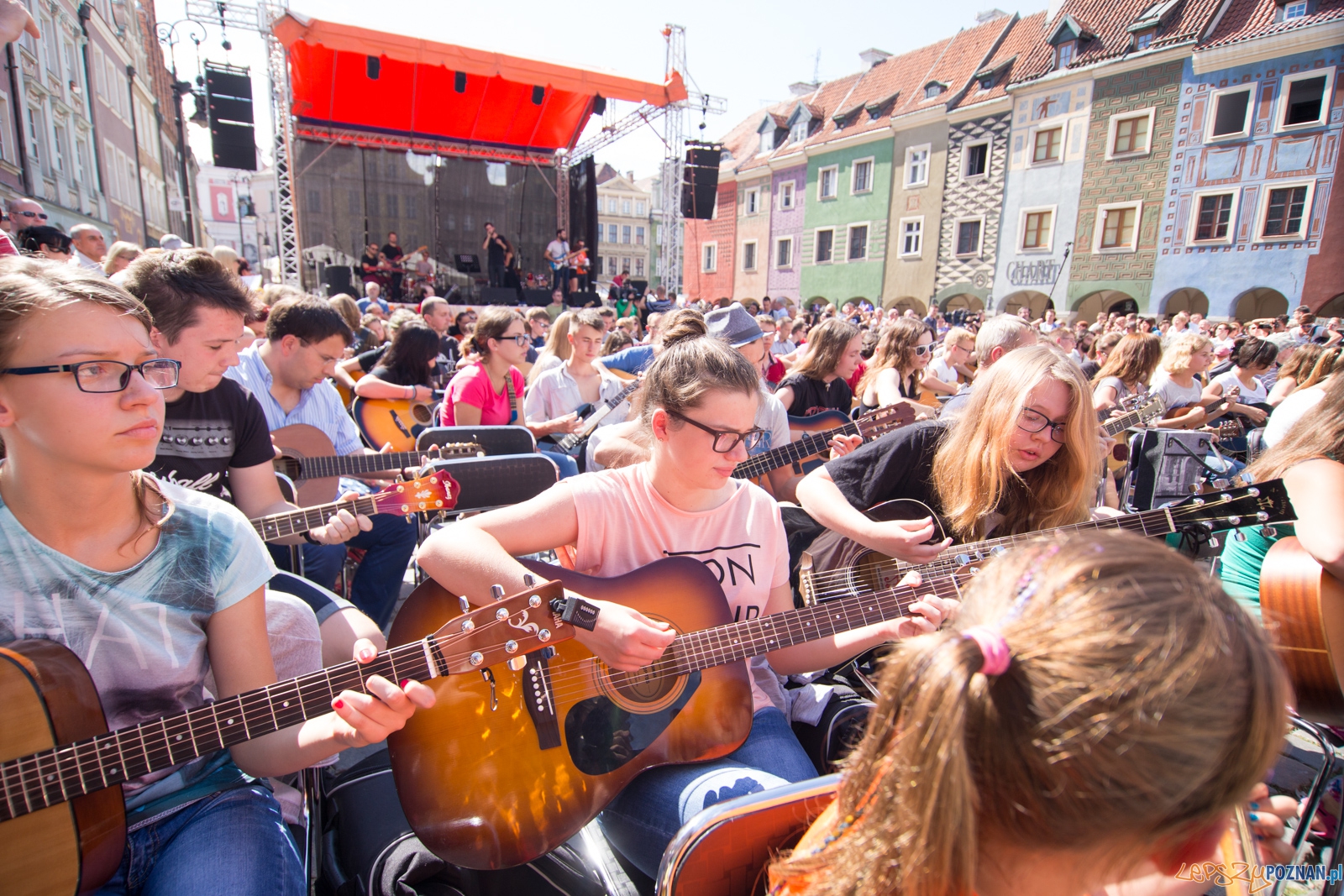 VIII Happening Gitarowy - Stary Rynek Foto: lepszyPOZNAN.pl / Piotr Rychter VIII Happening Gitarowy - Stary Rynek Foto: lepszyPOZNAN.pl / Piotr Rychter