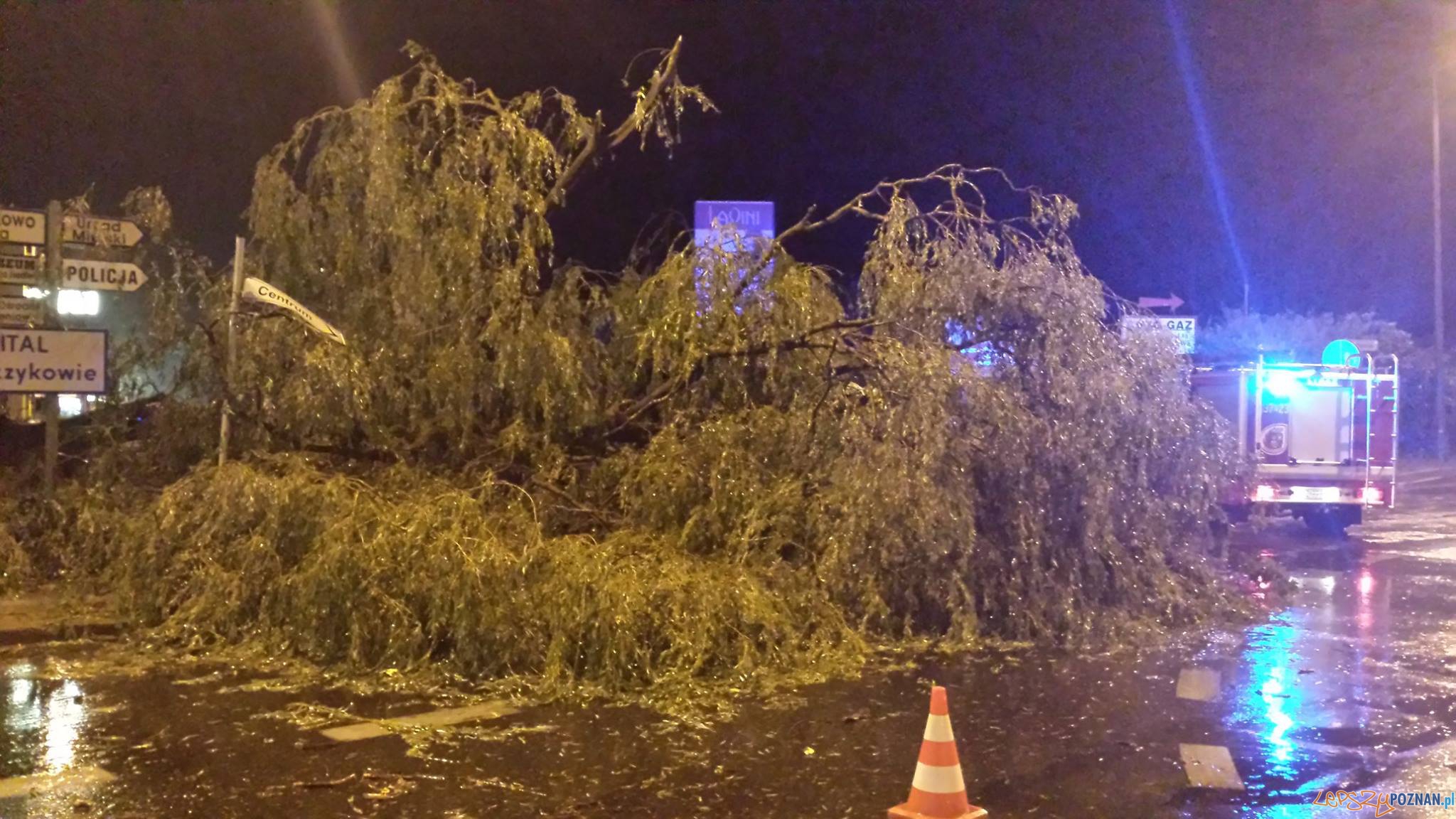 Zniszczenia w Puszczykowie Foto: OSP Puszczykowo Zniszczenia w Puszczykowie Foto: OSP Puszczykowo