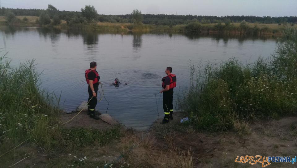 Kolejny zatopiony samochód Foto: PSP w Poznaniu Kolejny zatopiony samochód Foto: PSP w Poznaniu