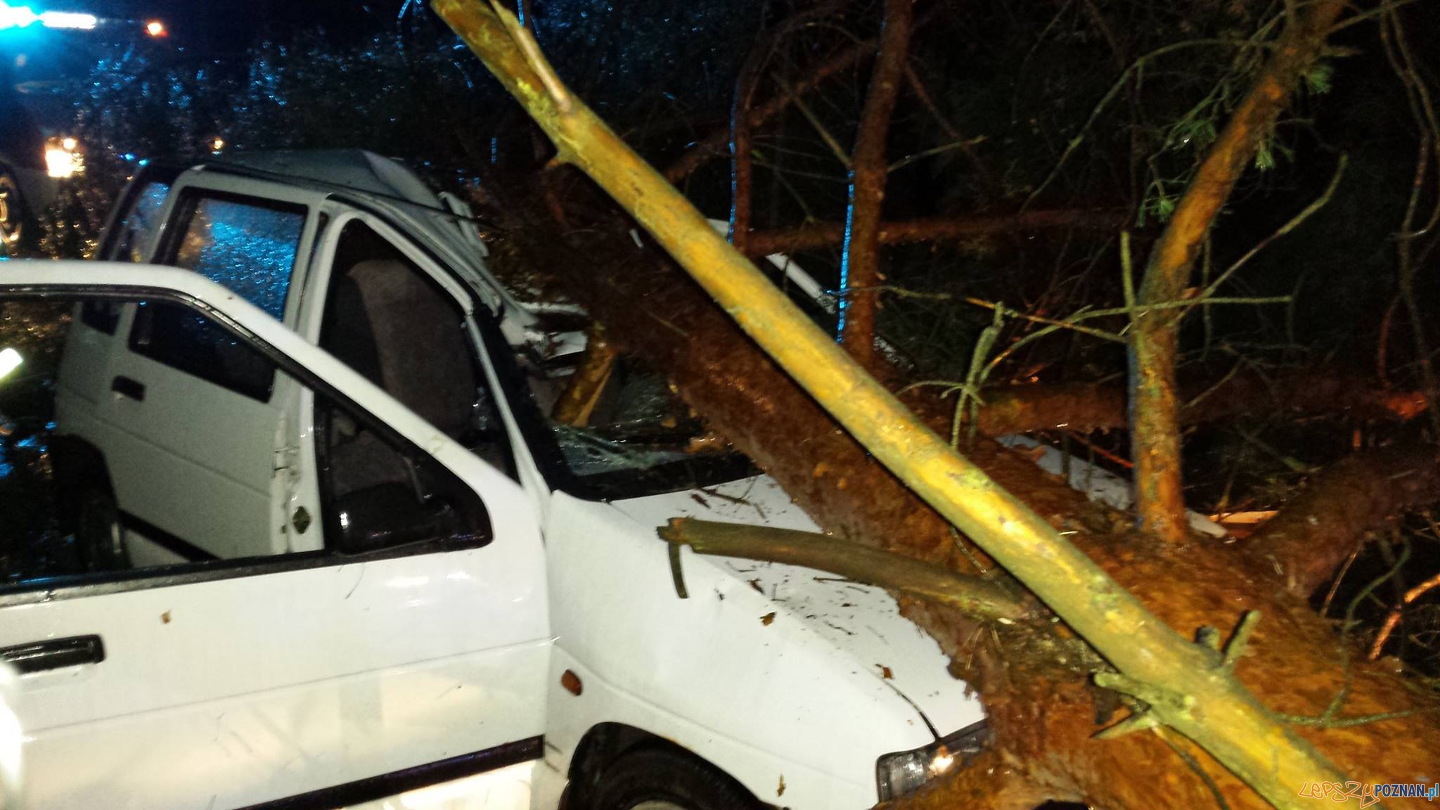 Zniszczenia w Puszczykowie Foto: OSP Puszczykowo Zniszczenia w Puszczykowie Foto: OSP Puszczykowo