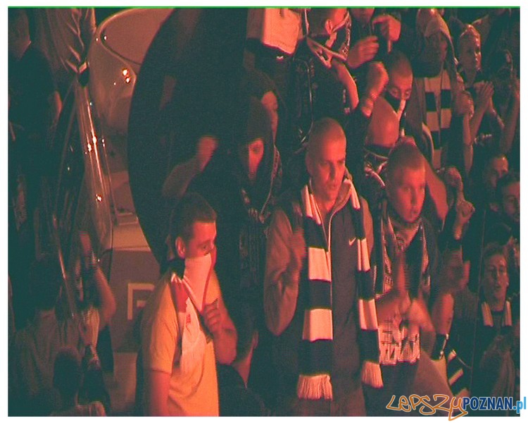 Kibice na placu Mickiewicza (3) Foto: materiały policyjne Kibice na placu Mickiewicza (3) Foto: materiały policyjne