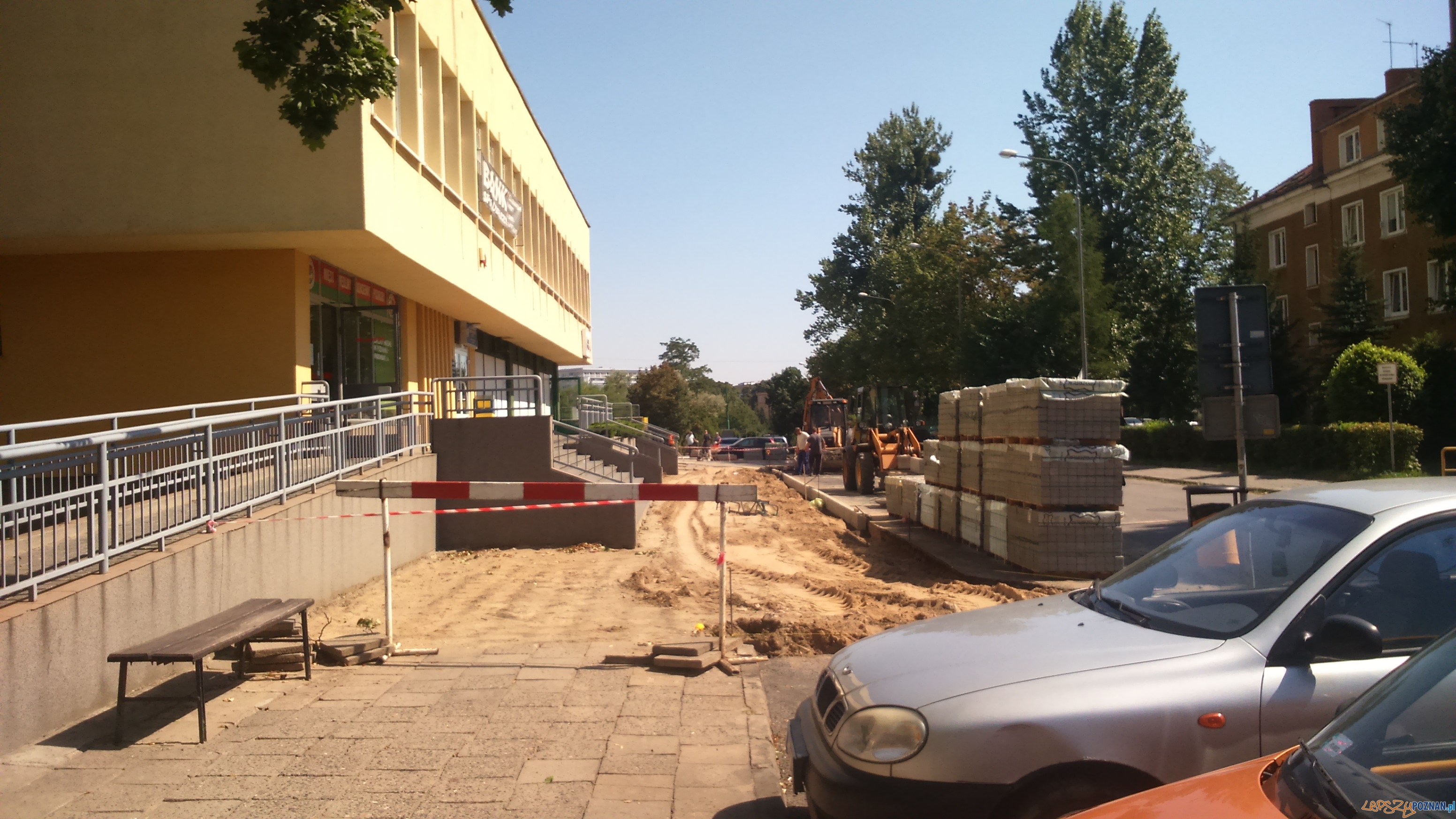 Nowe chodniki na Winiarach Foto: Rada Osiedla Winiary Nowe chodniki na Winiarach Foto: Rada Osiedla Winiary