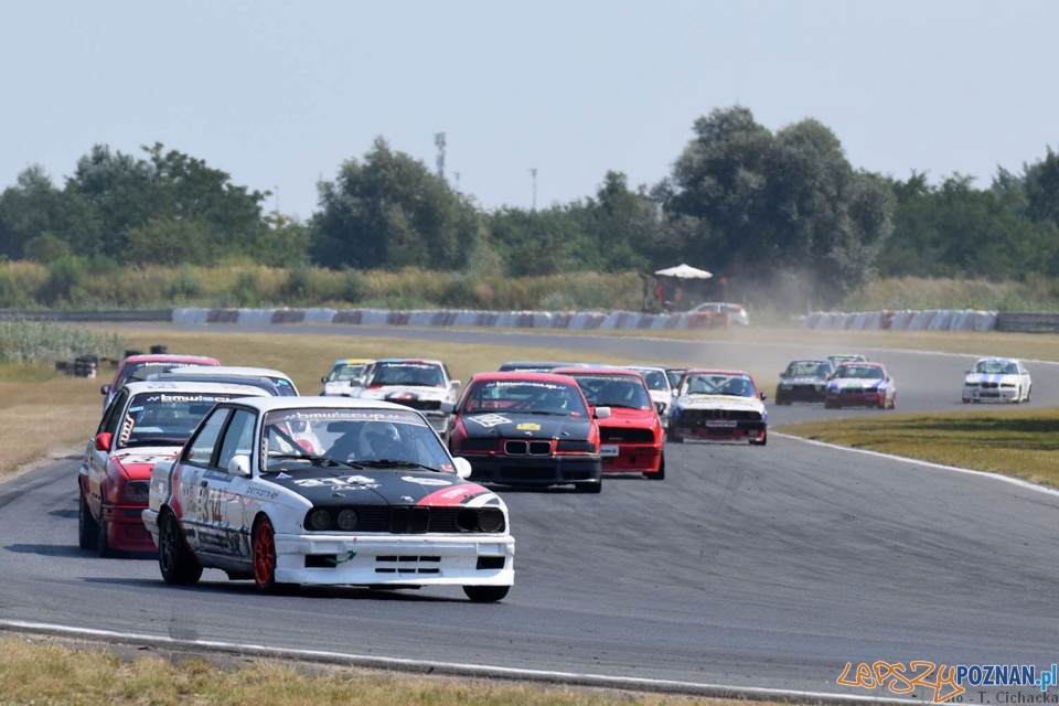 Wyścigi samochodowe na Torze "Poznań" Foto: materiały prasowe AW Wyścigi samochodowe na Torze "Poznań" Foto: materiały prasowe AW