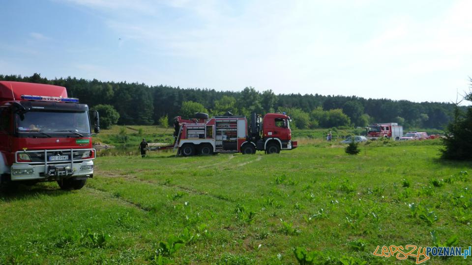 Samochód w rzece Foto: PSP w Poznaniu Samochód w rzece Foto: PSP w Poznaniu