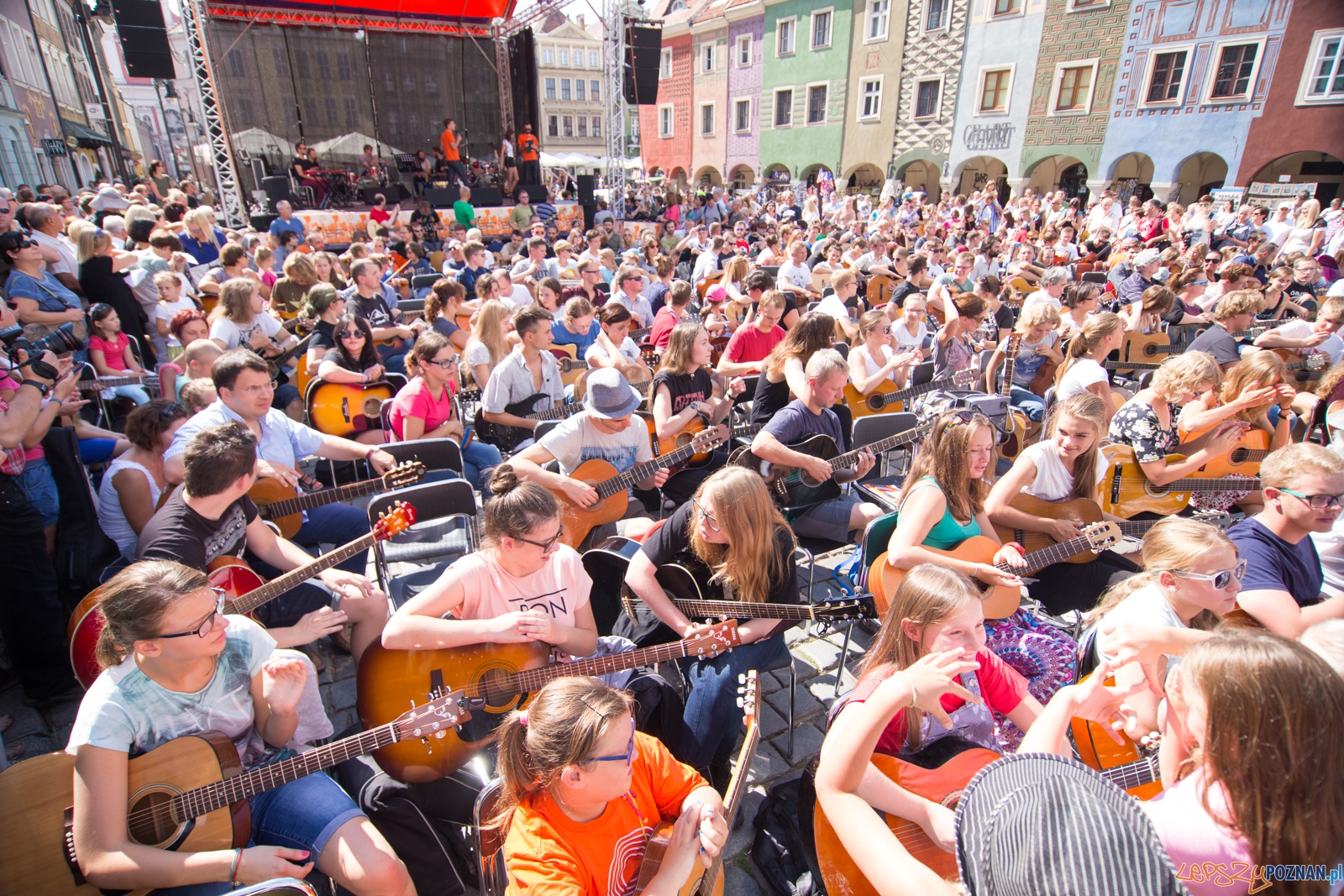 VIII Happening Gitarowy - Stary Rynek Foto: lepszyPOZNAN.pl / Piotr Rychter VIII Happening Gitarowy - Stary Rynek Foto: lepszyPOZNAN.pl / Piotr Rychter