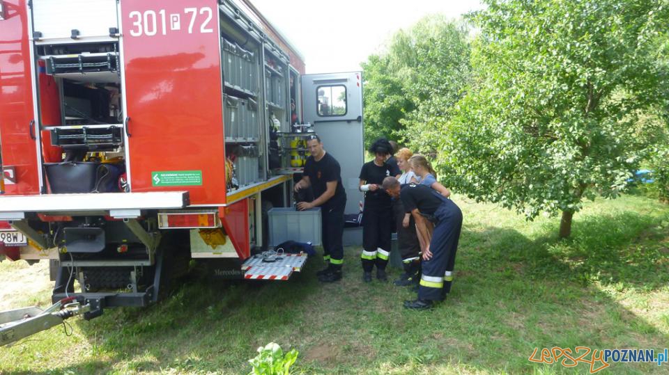 Samochód w rzece Foto: PSP w Poznaniu Samochód w rzece Foto: PSP w Poznaniu