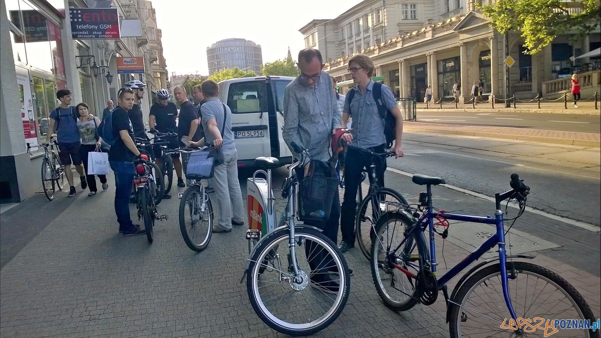 Plac Wolnosci stale utrudnienia dla rowerzystow Foto: Plac Wolnosci stale utrudnienia dla rowerzystow Foto: