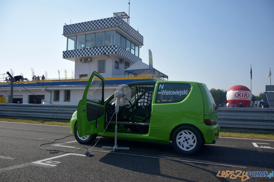 Wyścigi samochodowe na Torze "Poznań" Foto: materiały prasowe AW Wyścigi samochodowe na Torze "Poznań" Foto: materiały prasowe AW