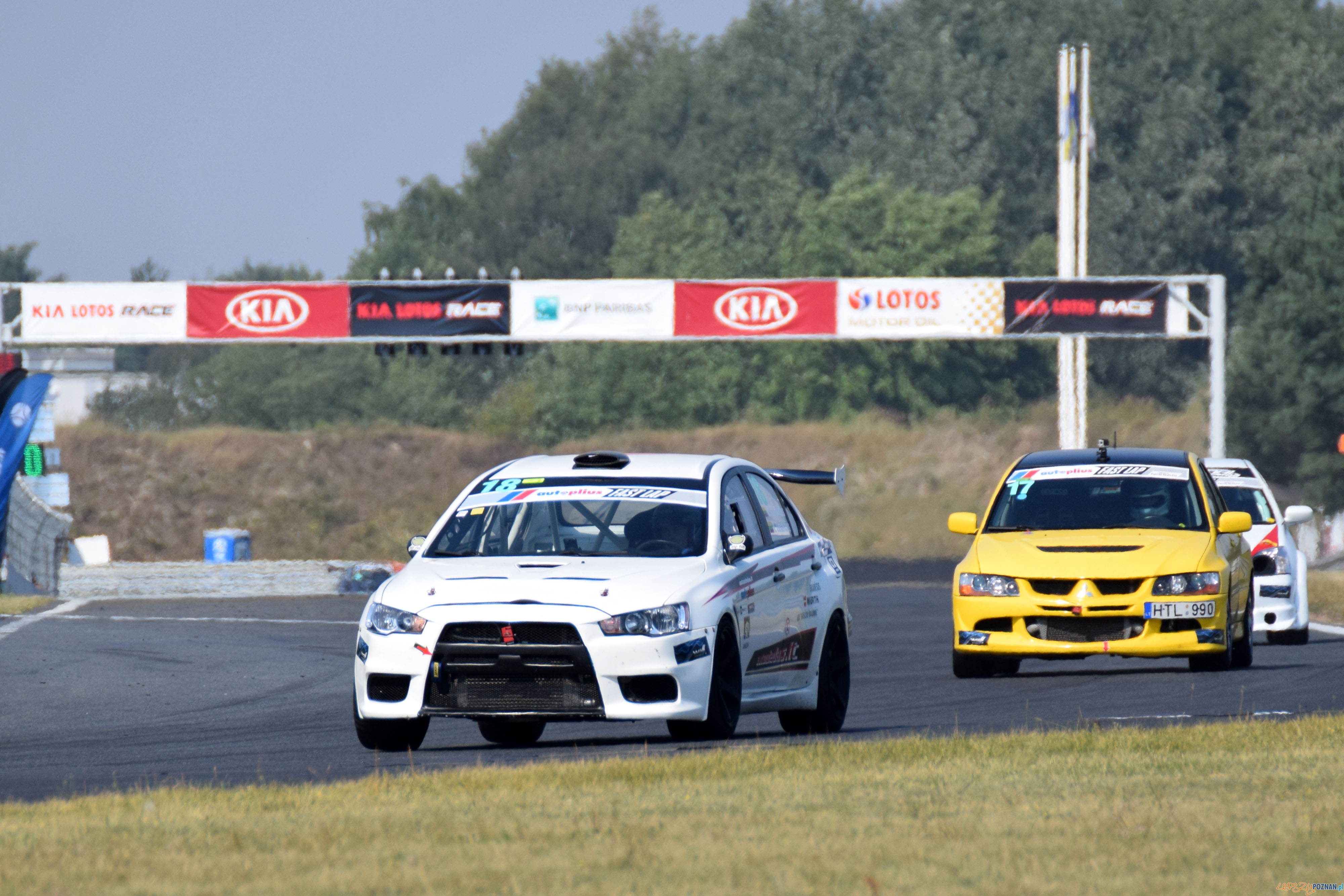 Wyścigi samochodowe na Torze "Poznań" Foto: materiały prasowe AW Wyścigi samochodowe na Torze "Poznań" Foto: materiały prasowe AW