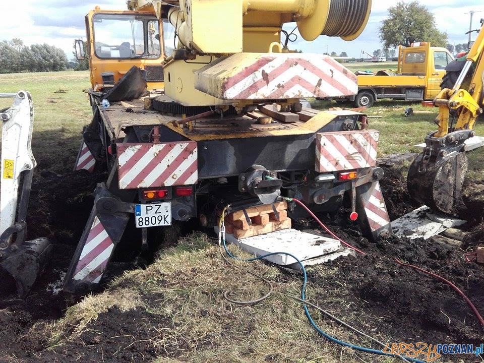 Ratowali ciężarówkę z... torfowiska Foto: Heavy Rescue SGRT OSP Mosina Ratowali ciężarówkę z... torfowiska Foto: Heavy Rescue SGRT OSP Mosina