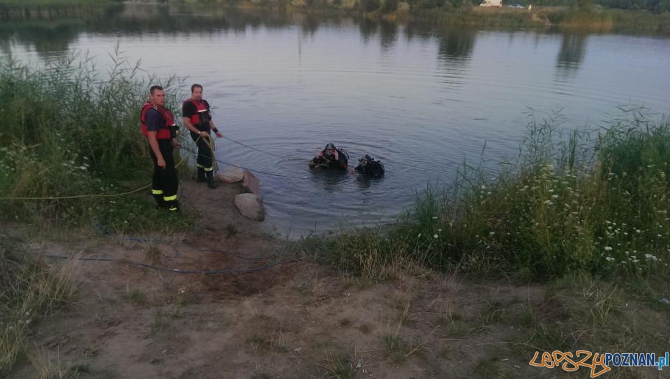 Kolejny zatopiony samochód Foto: PSP w Poznaniu Kolejny zatopiony samochód Foto: PSP w Poznaniu