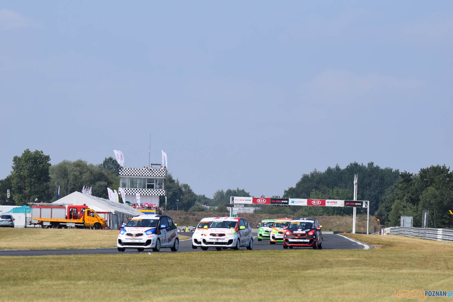 Wyścigi samochodowe na Torze "Poznań" Foto: materiały prasowe AW Wyścigi samochodowe na Torze "Poznań" Foto: materiały prasowe AW