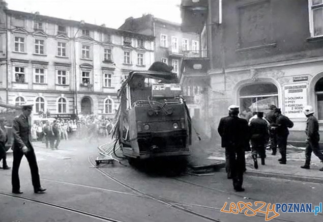 Wypdek tramwaju na Wildzie Foto: Przemysław Adamski / lazarz.pl Wypdek tramwaju na Wildzie Foto: Przemysław Adamski / lazarz.pl