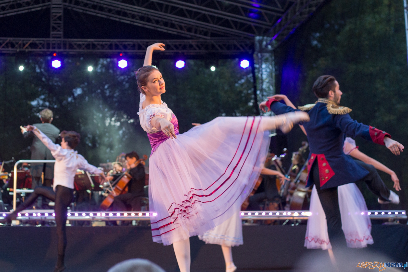 Żywioły i... tańce świata Foto: lepszyPOZNAN.pl / Piotr Rychter Żywioły i... tańce świata Foto: lepszyPOZNAN.pl / Piotr Rychter