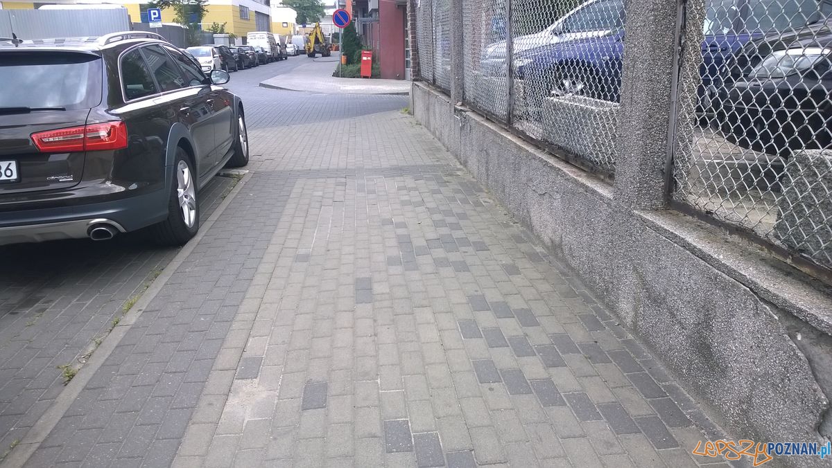 Piaskowa chodnik Foto: Piaskowa chodnik Foto: