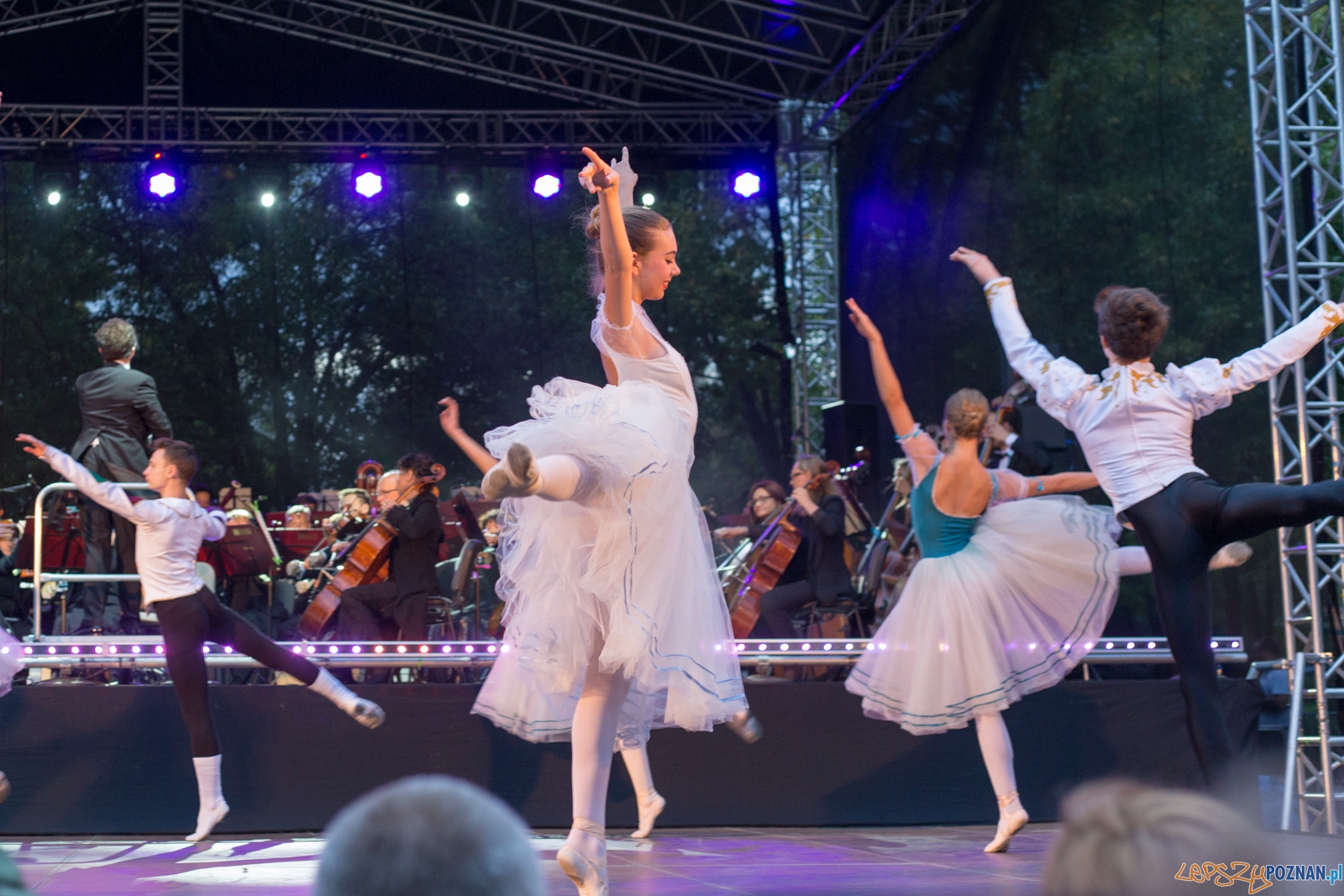 Żywioły i... tańce świata Foto: lepszyPOZNAN.pl / Piotr Rychter Żywioły i... tańce świata Foto: lepszyPOZNAN.pl / Piotr Rychter