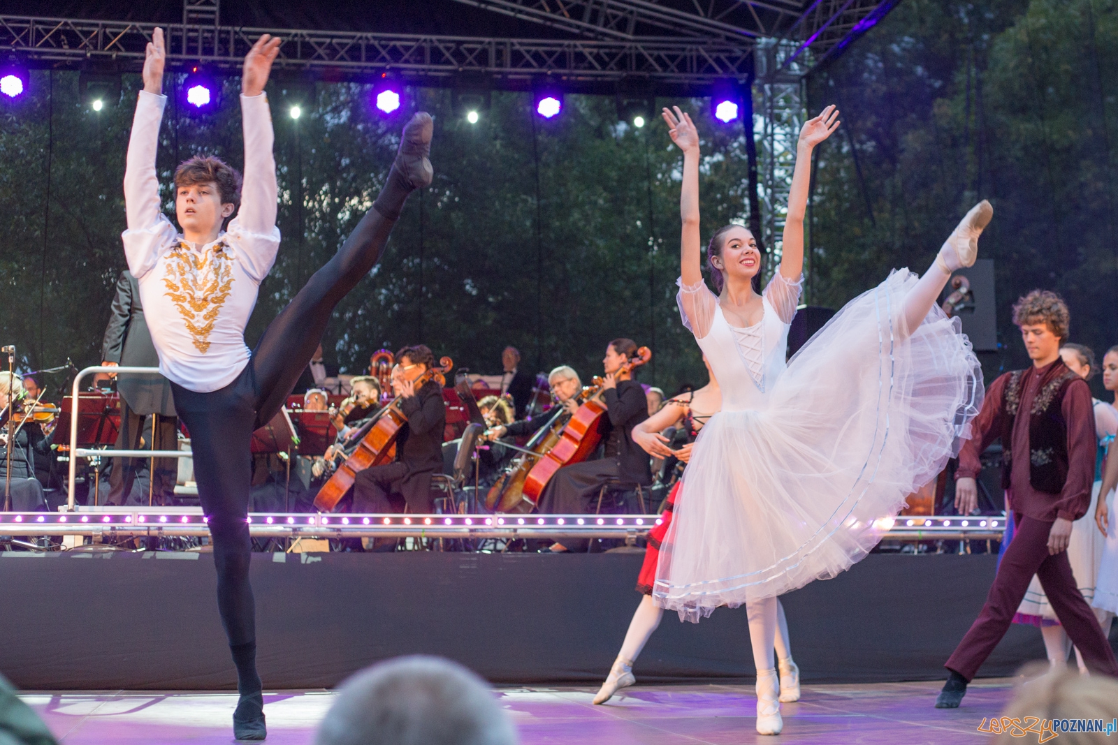 Żywioły i... tańce świata Foto: lepszyPOZNAN.pl / Piotr Rychter Żywioły i... tańce świata Foto: lepszyPOZNAN.pl / Piotr Rychter
