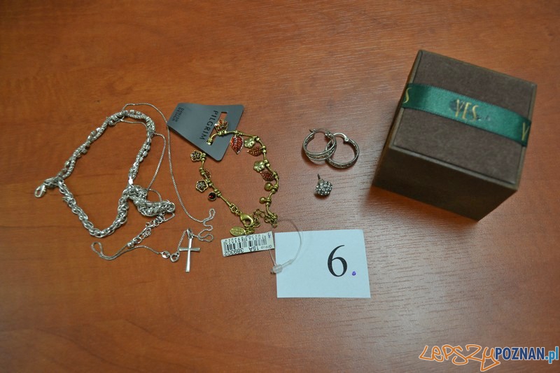 Przedmioty odzyskane od złodziei Foto: Przedmioty odzyskane od złodziei Foto: