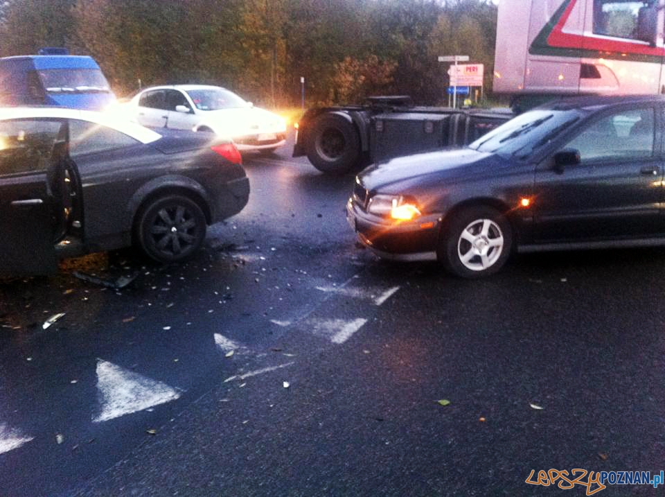 Poważny wypadek w Koninku Foto: Pomoc Drogowa EuroHol Poznań 503-604-400 Poważny wypadek w Koninku Foto: Pomoc Drogowa EuroHol Poznań 503-604-400