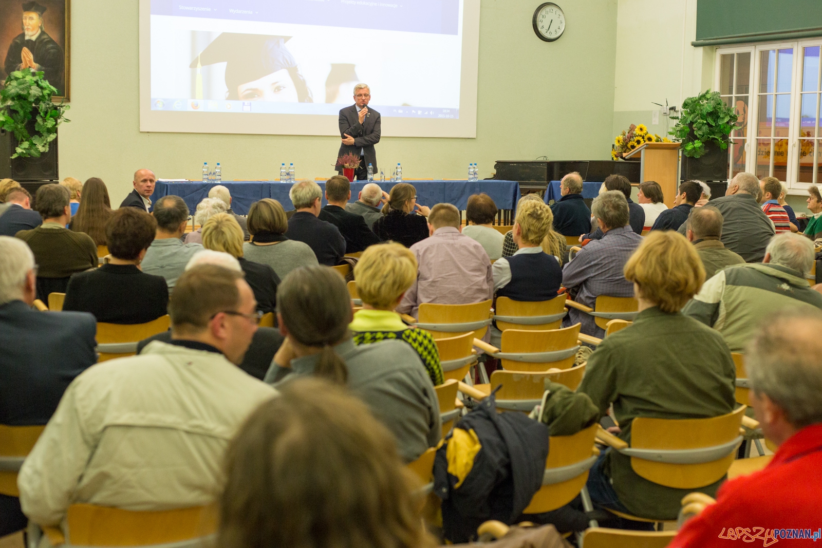 Spotkanie Prezydenta Jaśkowiaka z mieszkańcami Starego Miasta Foto: lepszyPOZNAN.pl / Piotr Rychter Spotkanie Prezydenta Jaśkowiaka z mieszkańcami Starego Miasta Foto: lepszyPOZNAN.pl / Piotr Rychter