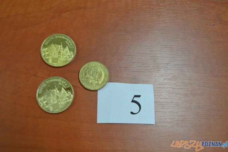 Przedmioty odzyskane od złodziei Foto: Przedmioty odzyskane od złodziei Foto: