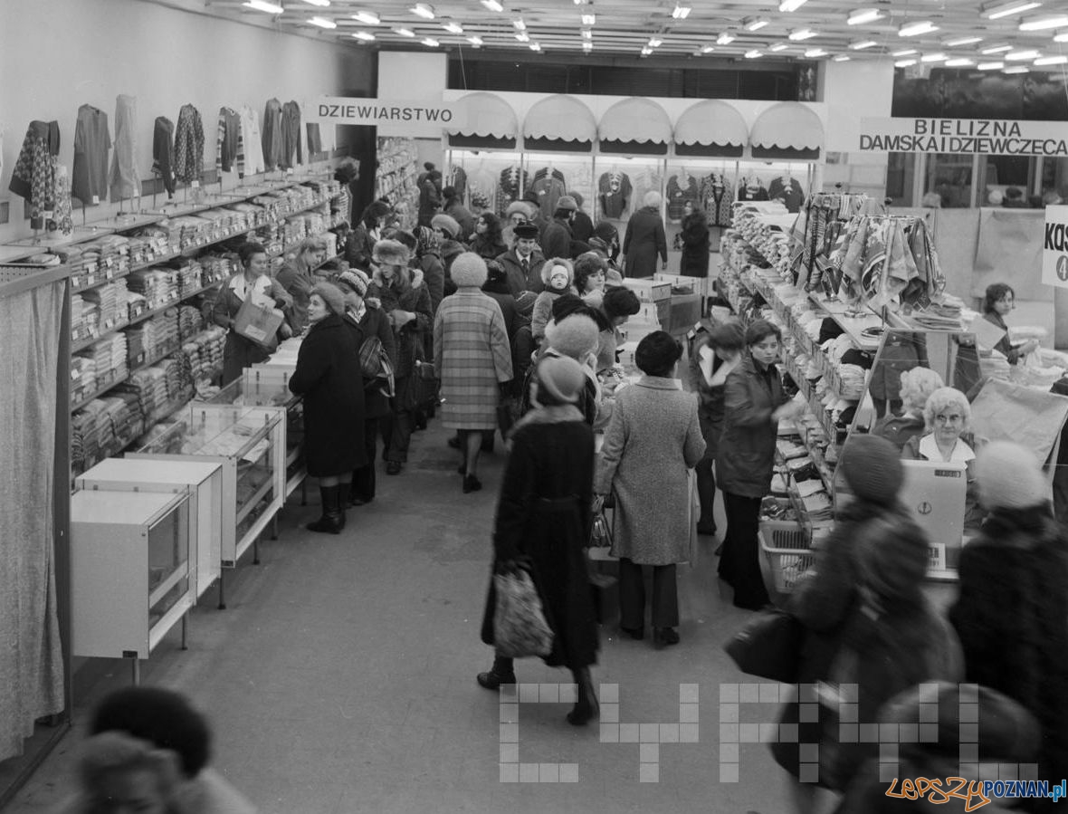 Wnętrze Alfy (1975) Foto: Stanisław Wiktor / Cyryl Wnętrze Alfy (1975) Foto: Stanisław Wiktor / Cyryl