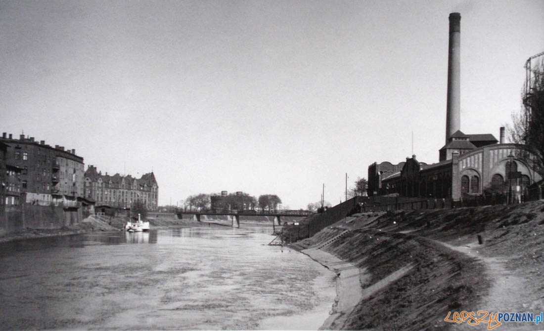 Warta - po lewej stronie miejska gazownia Foto: Warta - po lewej stronie miejska gazownia Foto: