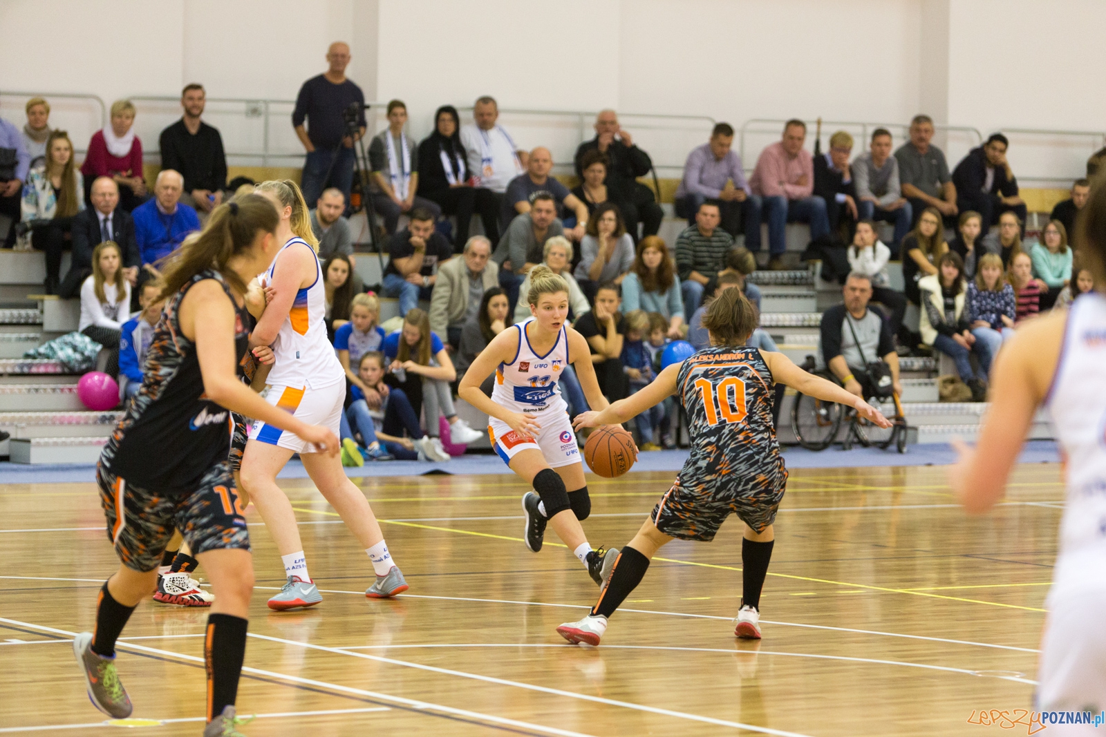 ENEA AZS Poznań - UKS Basket SMS Aleksandrów Łódzki Foto: lepszyPOZNAN.pl / Piotr Rychter ENEA AZS Poznań - UKS Basket SMS Aleksandrów Łódzki Foto: lepszyPOZNAN.pl / Piotr Rychter