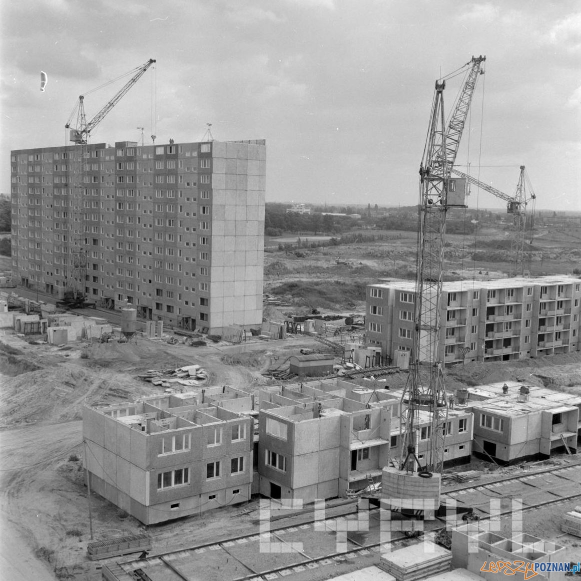 Budowa Osiedla Kopernika 1976 Foto: St. Wiktor / Cyryl Budowa Osiedla Kopernika 1976 Foto: St. Wiktor / Cyryl