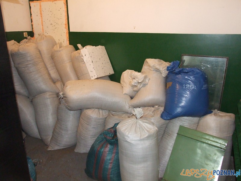 Nielegalna fabryka ćmików zlikwidowana Foto: CBŚ Nielegalna fabryka ćmików zlikwidowana Foto: CBŚ