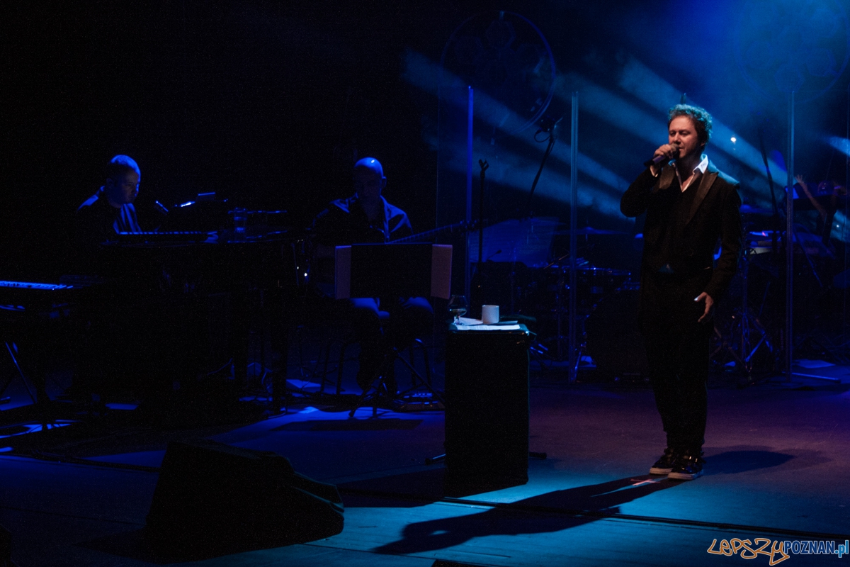 Andrzej Piaseczny (23.11.2015) Teatr Wielki, Poznań Foto: © lepszyPOZNAN.pl / Karolina Kiraga Andrzej Piaseczny (23.11.2015) Teatr Wielki, Poznań Foto: © lepszyPOZNAN.pl / Karolina Kiraga