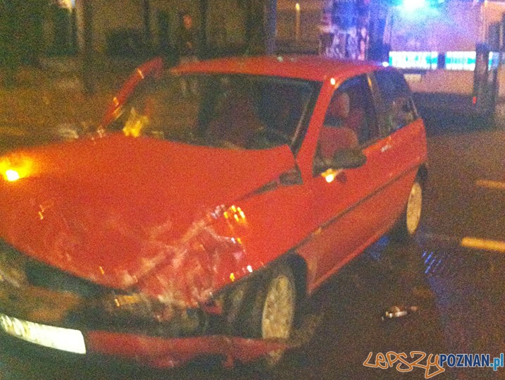 Wypadek na ul. Głównej Foto: Pomoc Drogowa EuroHol Wypadek na ul. Głównej Foto: Pomoc Drogowa EuroHol