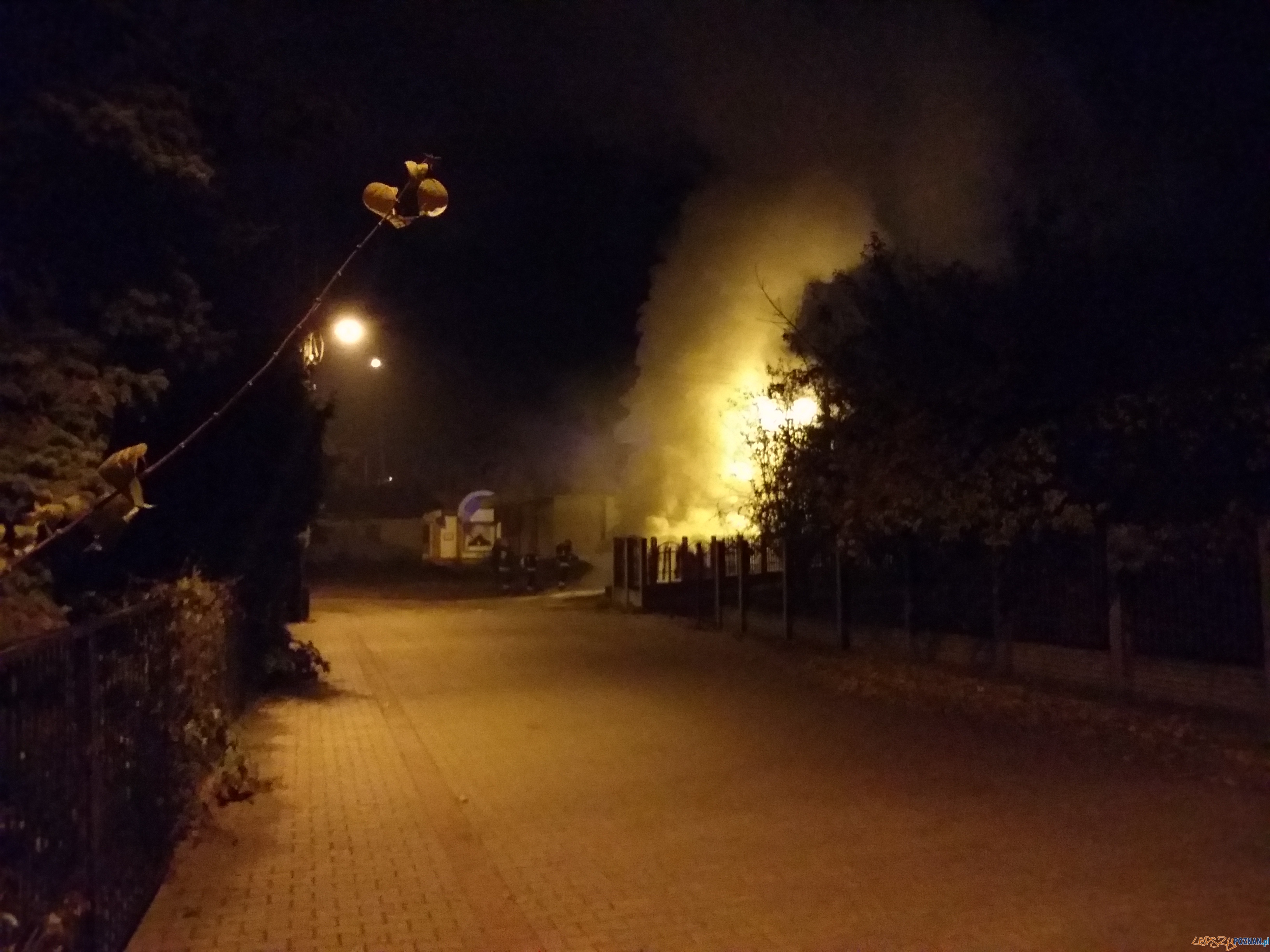 Płonący samochód Foto: lepszyPOZNAN.pl / tab Płonący samochód Foto: lepszyPOZNAN.pl / tab