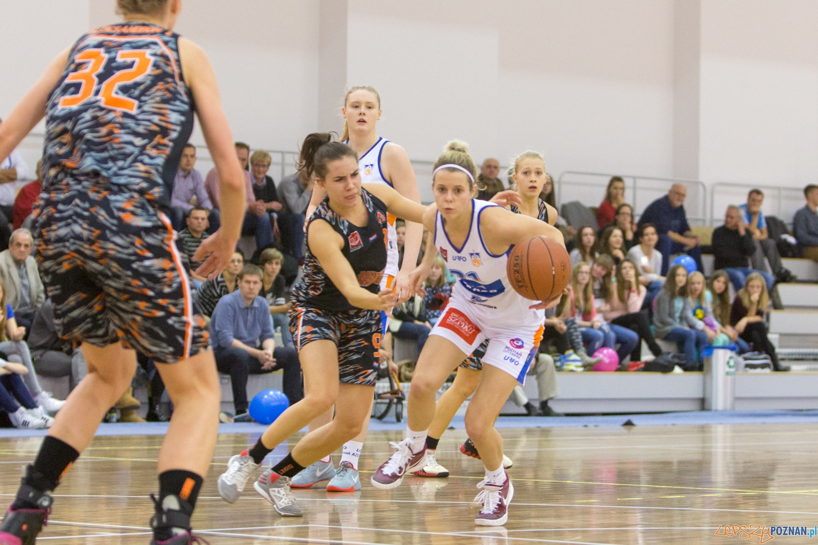 ENEA AZS Poznań - UKS Basket SMS Aleksandrów Łódzki Foto: lepszyPOZNAN.pl / Piotr Rychter ENEA AZS Poznań - UKS Basket SMS Aleksandrów Łódzki Foto: lepszyPOZNAN.pl / Piotr Rychter