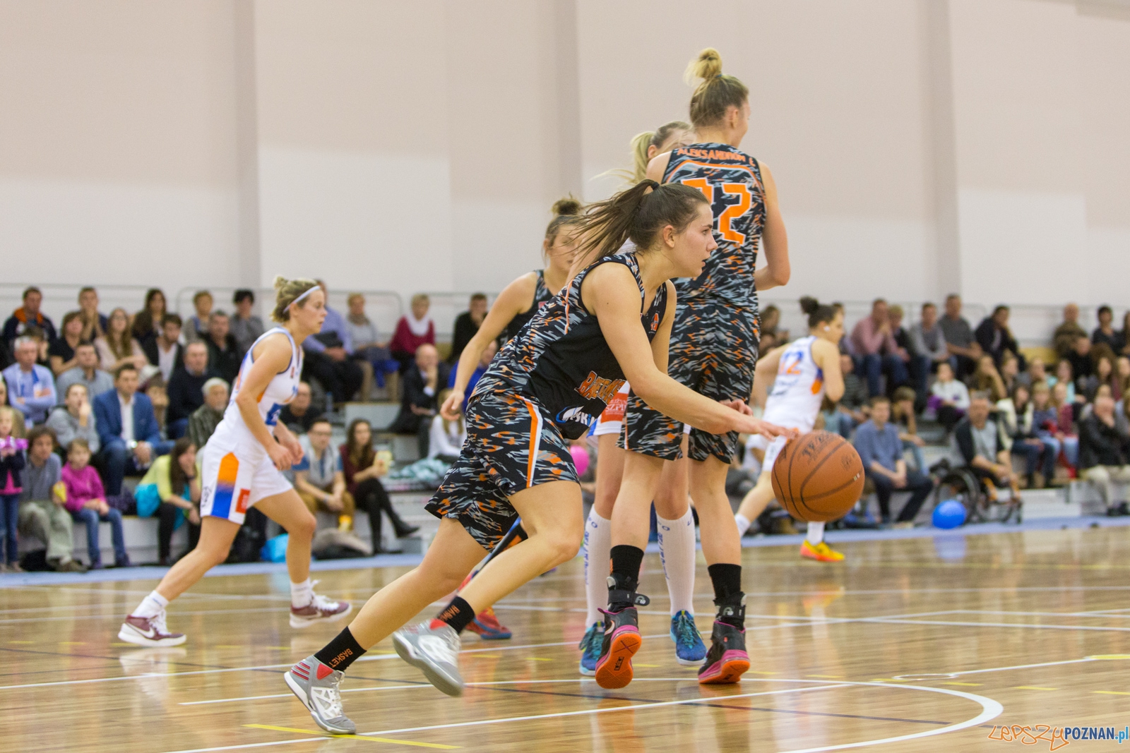ENEA AZS Poznań - UKS Basket SMS Aleksandrów Łódzki Foto: lepszyPOZNAN.pl / Piotr Rychter ENEA AZS Poznań - UKS Basket SMS Aleksandrów Łódzki Foto: lepszyPOZNAN.pl / Piotr Rychter