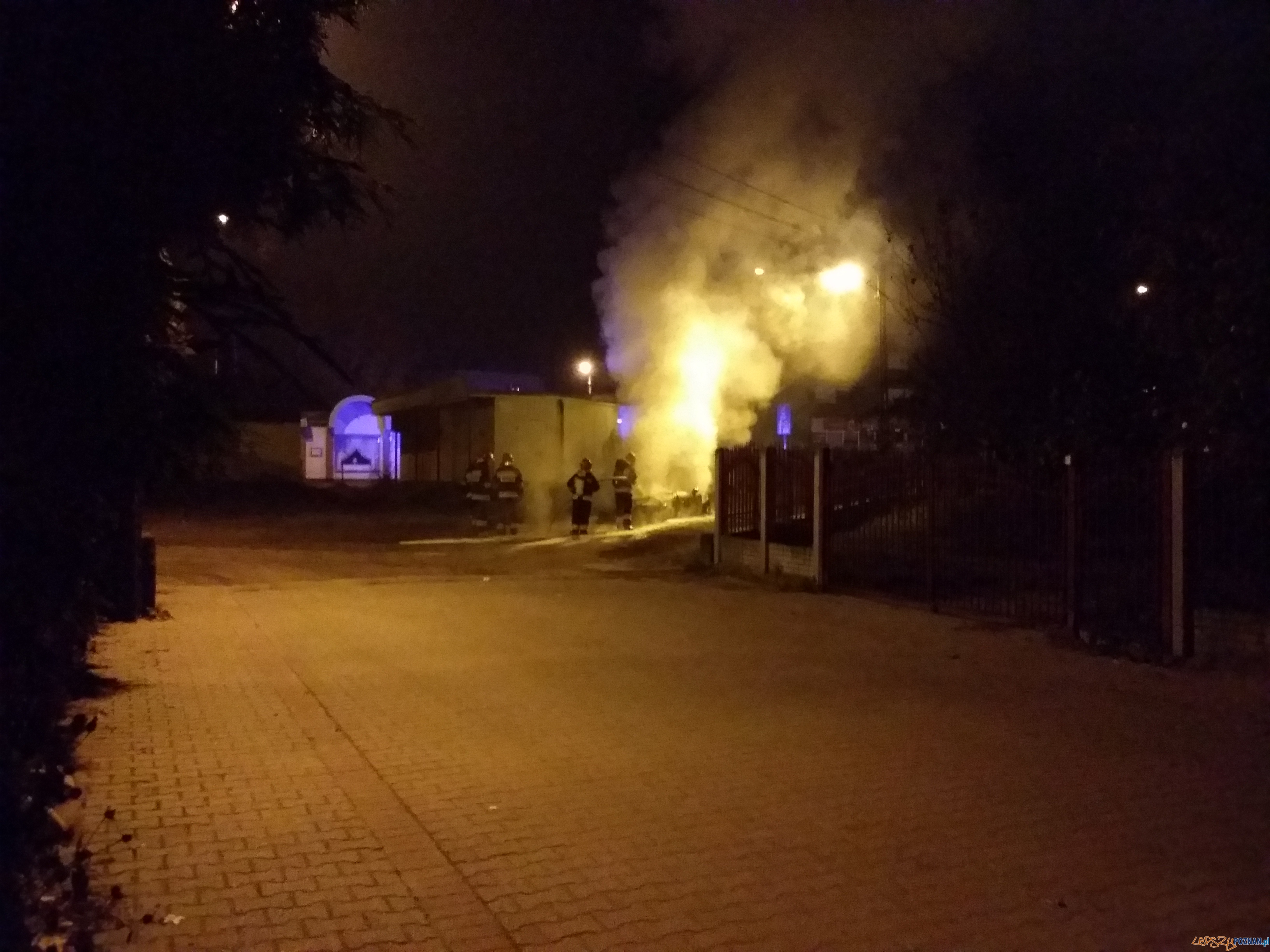 Płonący samochód Foto: lepszyPOZNAN.pl / tab Płonący samochód Foto: lepszyPOZNAN.pl / tab