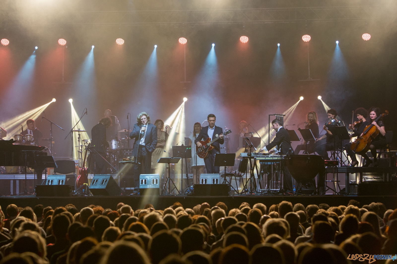 Zbigniew Wodecki i Mitch & Mitch - 1976 A Space Odyssey Foto: lepszyPOZNAN.pl / Piotr Rychter Zbigniew Wodecki i Mitch & Mitch - 1976 A Space Odyssey Foto: lepszyPOZNAN.pl / Piotr Rychter