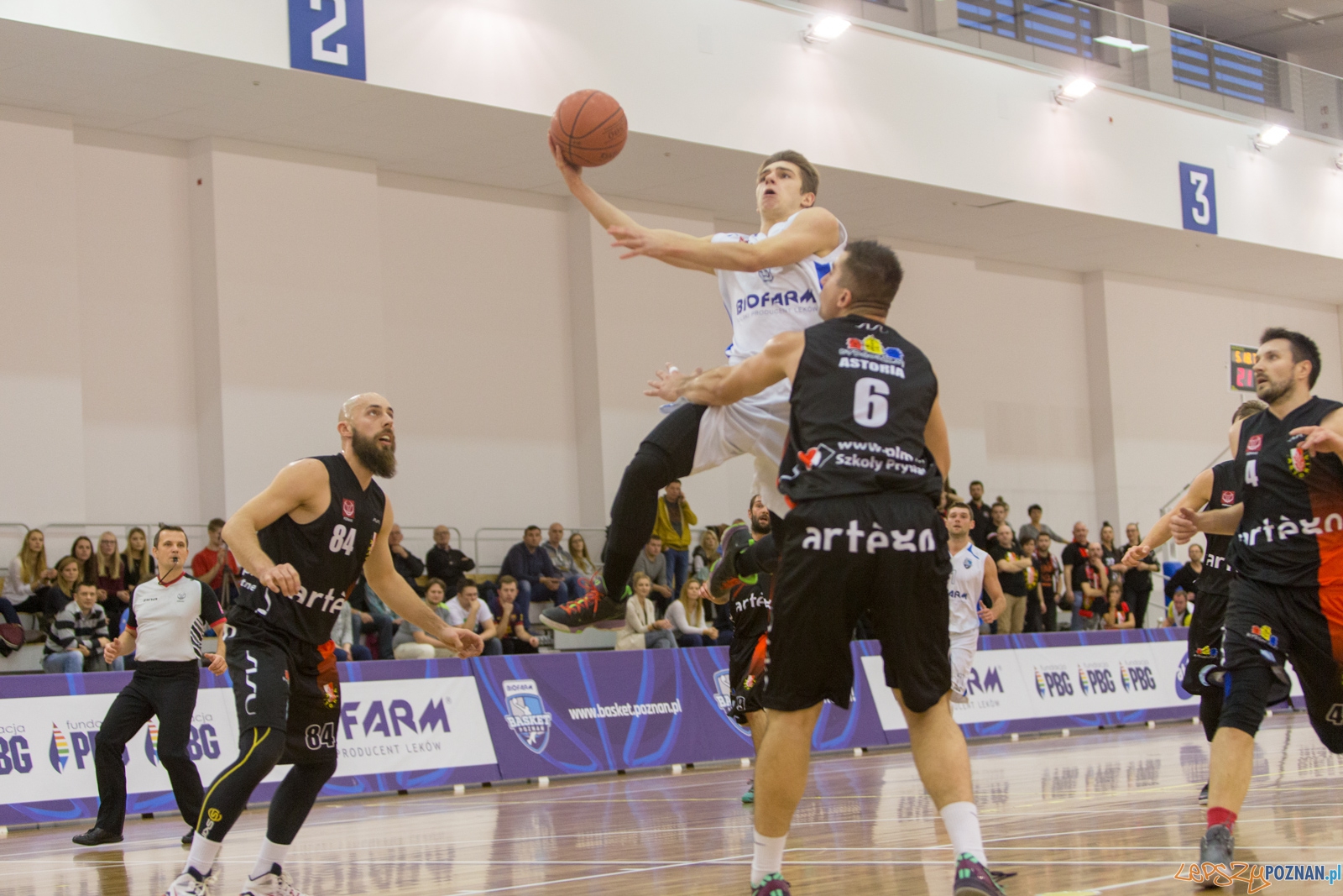 11. kolejka 1. ligi koszykówki mężczyzn - Biofarm Basket Poznan Foto: lepszyPOZNAN.pl / Piotr Rychter 11. kolejka 1. ligi koszykówki mężczyzn - Biofarm Basket Poznan Foto: lepszyPOZNAN.pl / Piotr Rychter
