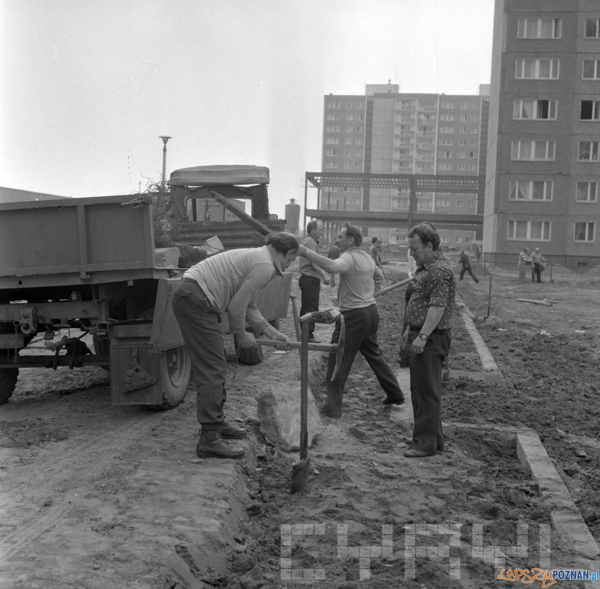 Czyn partyjny na Osiedlu Kopernika_1 1979 Foto: St. Wiktor - Cyryl Czyn partyjny na Osiedlu Kopernika_1 1979 Foto: St. Wiktor - Cyryl