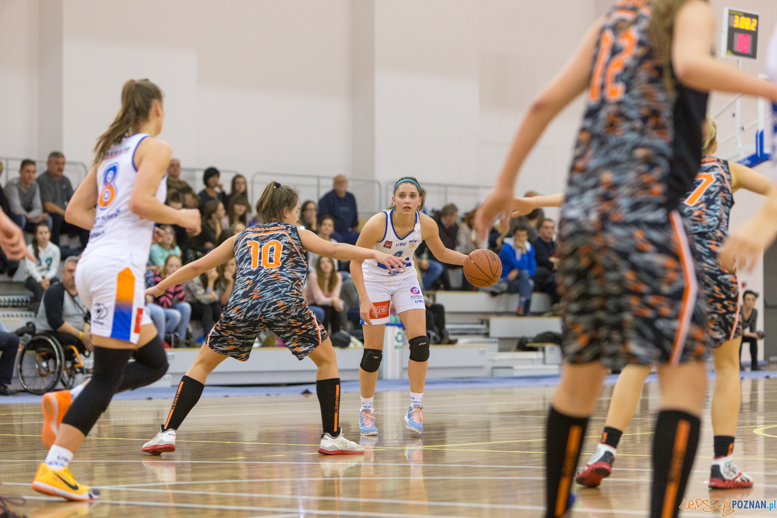 ENEA AZS Poznań - UKS Basket SMS Aleksandrów Łódzki Foto: lepszyPOZNAN.pl / Piotr Rychter ENEA AZS Poznań - UKS Basket SMS Aleksandrów Łódzki Foto: lepszyPOZNAN.pl / Piotr Rychter